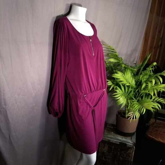 Laundry By Shelli Segal Dresses & Skirts - Laundry Knee Length Open Sleeve Belted Dress